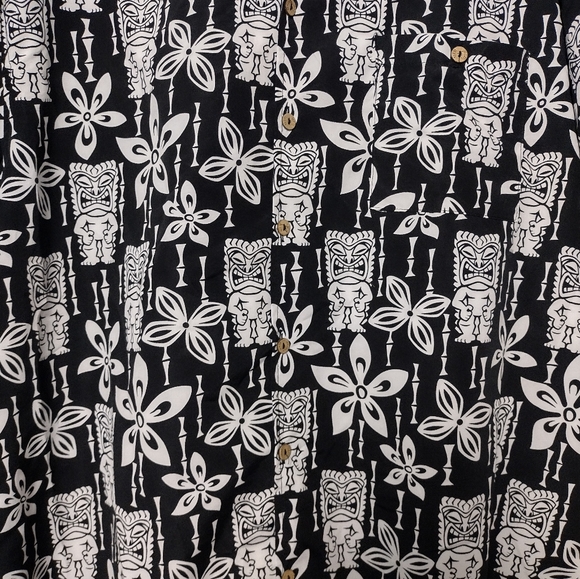 Uzzi Amphibious Gear Tropical Print Button Up - Picture 2 of 5